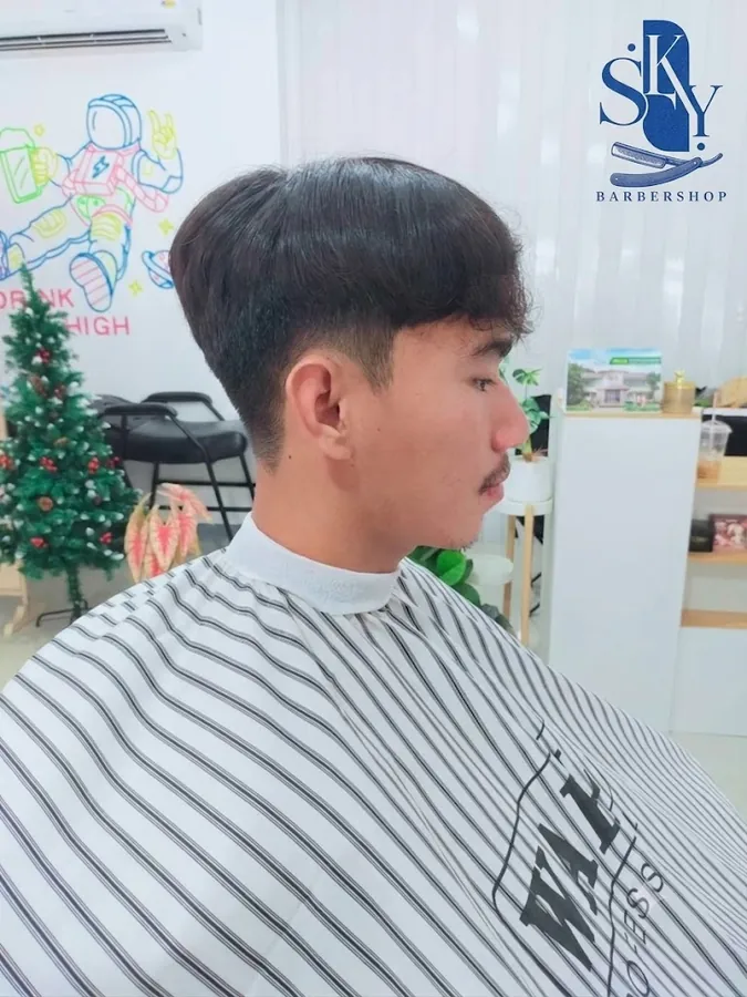 ทรงผมชายรองทรงสไลด์ยาว ตัดโดยช่างหนูนา สกาย บาเบอร์ นิคมพัฒนา
